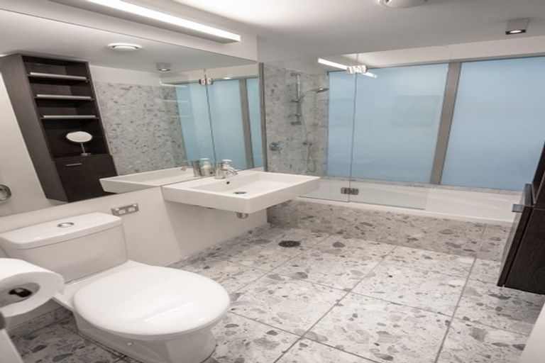 Photo of property in Aqua, 4/74 Oriental Parade, Oriental Bay, Wellington, 6011