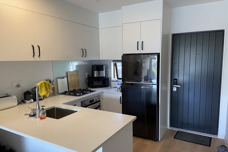 Photo of property in 3/60 Highland Drive, Highland Park, Auckland, 2010