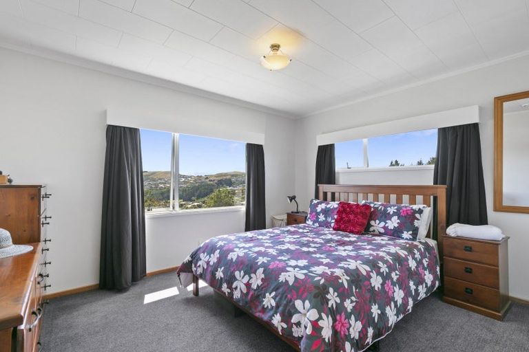 Photo of property in 17 Padnell Crescent, Paparangi, Wellington, 6037