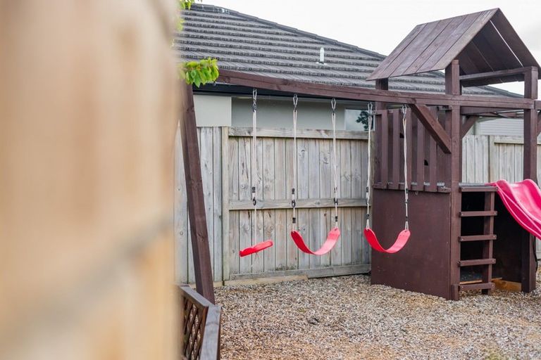 Photo of property in 8 Whitney Place, Rototuna North, Hamilton, 3210