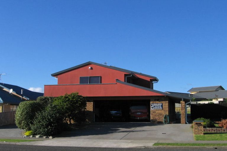 Photo of property in 30 Barrett Drive, Waikanae Beach, Waikanae, 5036