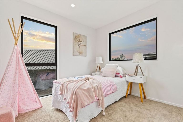 Photo of property in 19 Konoba Avenue, Kumeu, 0810