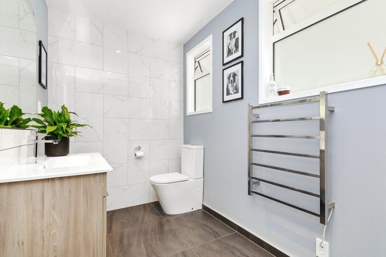 Photo of property in 18 Omaha Grove, Totara Park, Upper Hutt, 5018