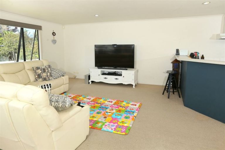 Photo of property in 23 Brittany Drive, Henderson, Auckland, 0612