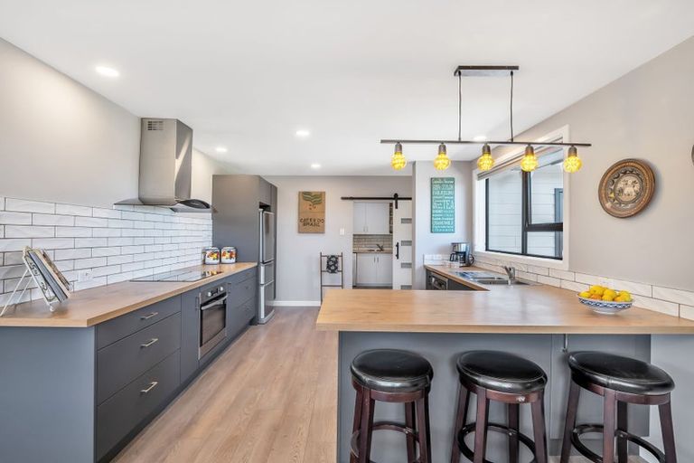 Photo of property in 89 High Street, Oxford, 7430