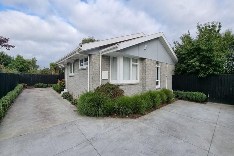 Photo of property in 2a Curzon Place, Parklands, Christchurch, 8083