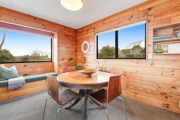 Photo of property in 18 Hinemoa Place, Snells Beach, 0920