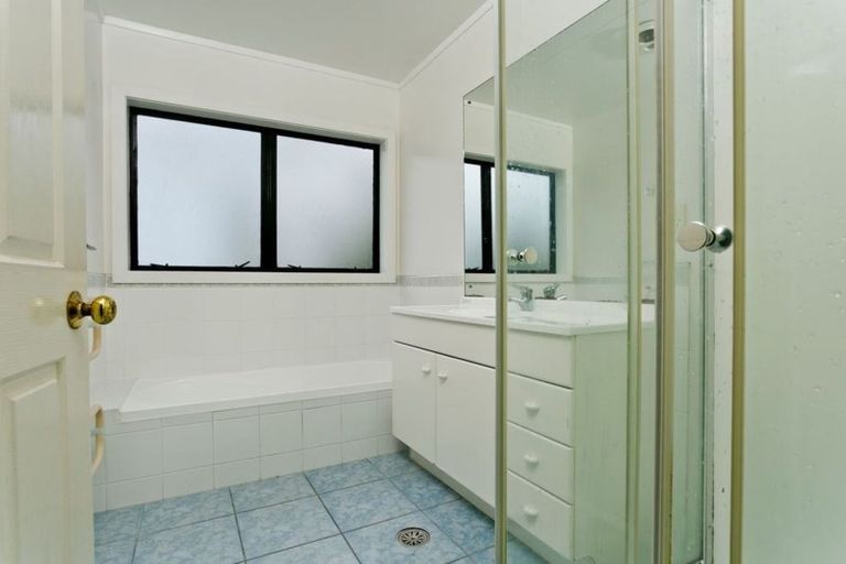 Photo of property in 81 Pemberton Avenue, Bayview, Auckland, 0629