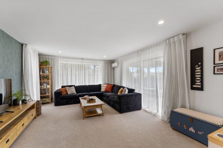 Photo of property in 6 Montclare Avenue, Ilam, Christchurch, 8041