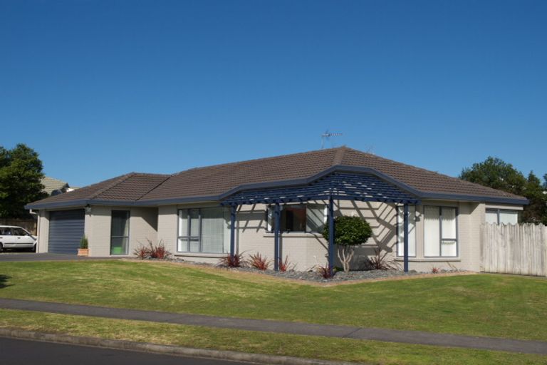 Photo of property in 30 Matterhorn Crescent, Northpark, Auckland, 2013