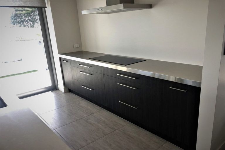 Photo of property in 82 Marine Parade, Mount Maunganui, 3116