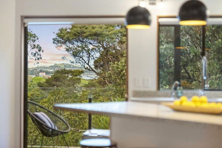 Photo of property in 24a Seaview Avenue, Northcote, Auckland, 0627