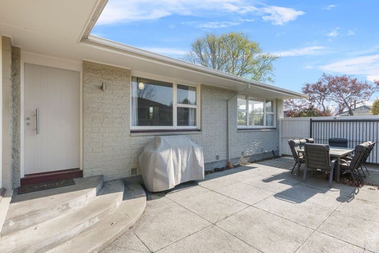 Photo of property in 33 Cullahill Street, Harewood, Christchurch, 8051