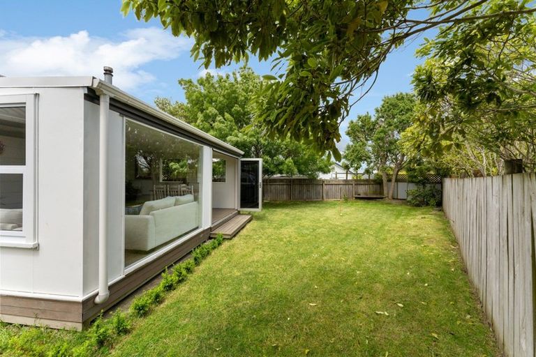 Photo of property in 19 Peppertree Glade, Kelvin Grove, Palmerston North, 4414