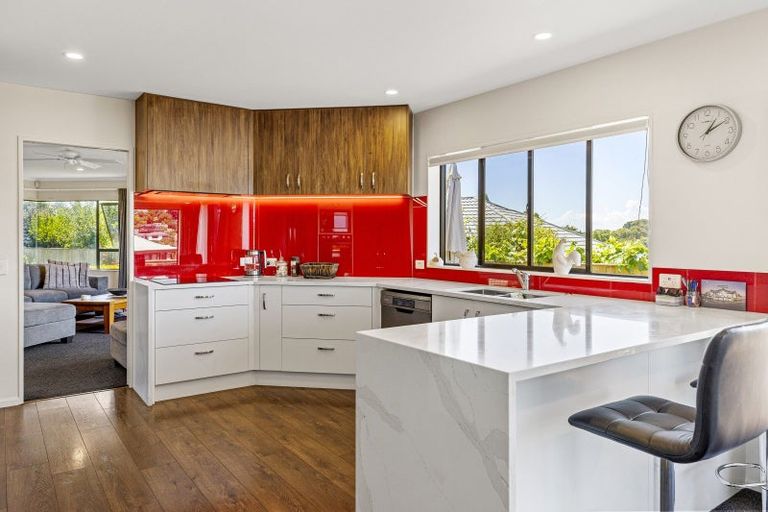 Photo of property in 25 Kinder Street, Acacia Bay, Taupo, 3330