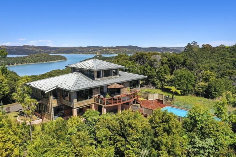 Photo of property in 1 Kanuka Grove, Kinloch, Taupo, 3377