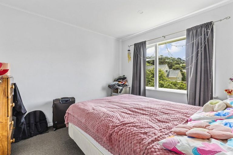 Photo of property in 1/139 Queens Drive, Lyall Bay, Wellington, 6022