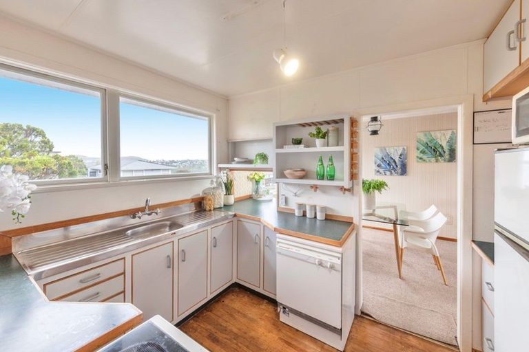 Photo of property in 12 Lenox Grove, Johnsonville, Wellington, 6037