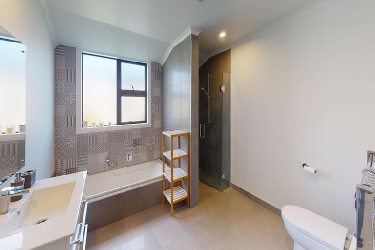 Photo of property in 8 Silicon Way, Fitzherbert, Palmerston North, 4410