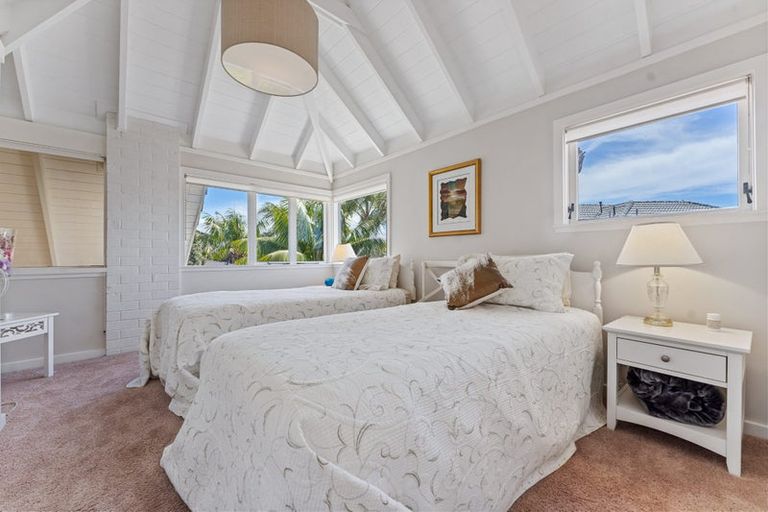 Photo of property in 31 Milford Road, Milford, Auckland, 0620