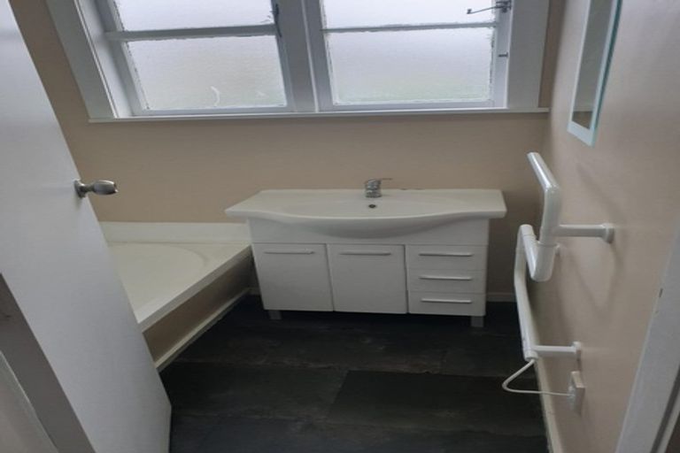 Photo of property in 274 Oxford Terrace, Avalon, Lower Hutt, 5011