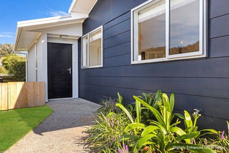 Photo of property in 9 Ambury Place, Merrilands, New Plymouth, 4312