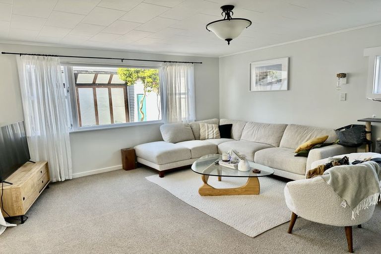 Photo of property in 10 Wayside, Miramar, Wellington, 6022