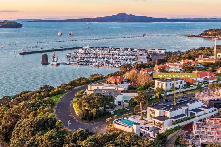Photo of property in 92 Paritai Drive, Orakei, Auckland, 1071