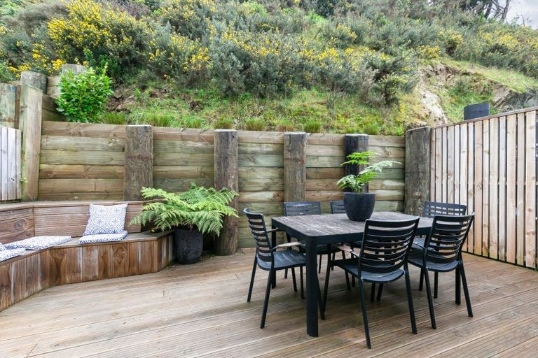 Photo of property in 20b Rarangi Way, Owhiro Bay, Wellington, 6023