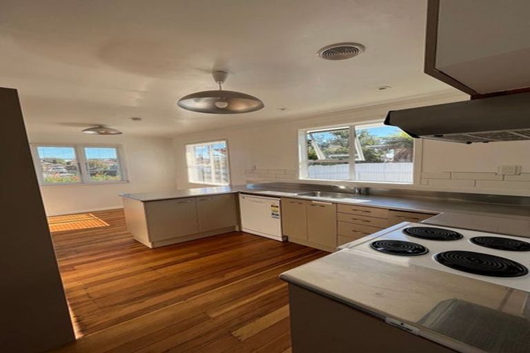 Photo of property in 13 Saint Annes Street, Levin, 5510