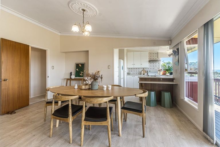 Photo of property in 15a Rangitoto Terrace, Milford, Auckland, 0620