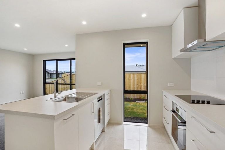 Photo of property in 71 Hilton Drive, Amberley, 7410