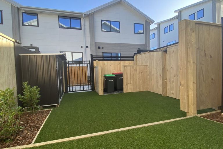 Photo of property in 1/2 Hood Street, Mount Victoria, Wellington, 6011