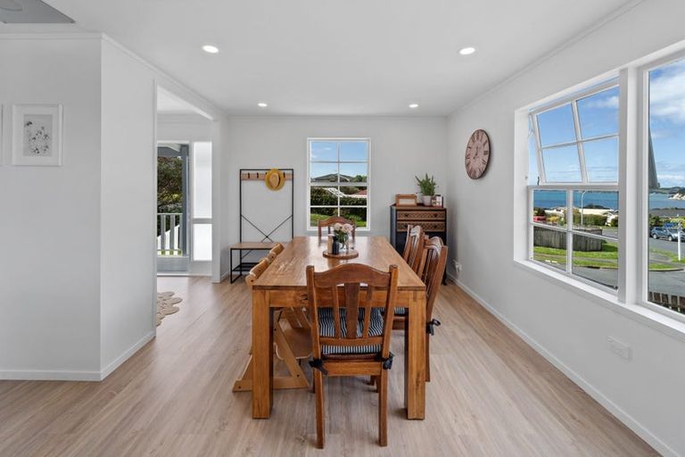 Photo of property in 6 Tamatea Drive, Snells Beach, 0920