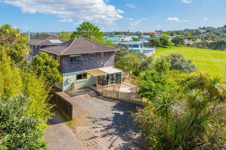 Photo of property in 1/14 Thelma Crescent, Torbay, Auckland, 0630