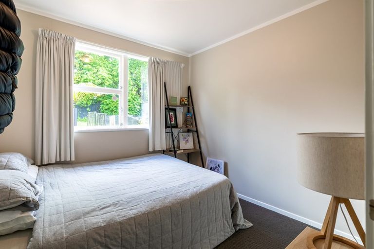 Photo of property in 21 South Lynn Road, Titirangi, Auckland, 0604