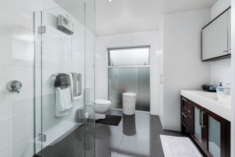 Photo of property in 33 Sargood Drive, Wanaka, 9305