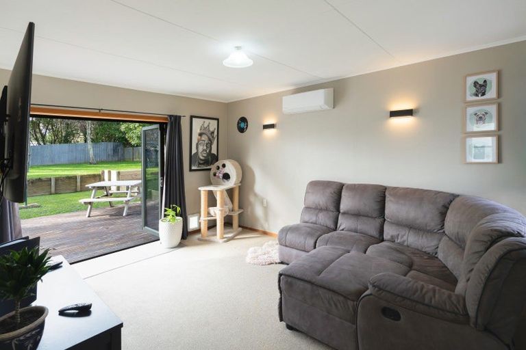 Photo of property in 12 Tokomaru Road, Tokomaru, Palmerston North, 4474