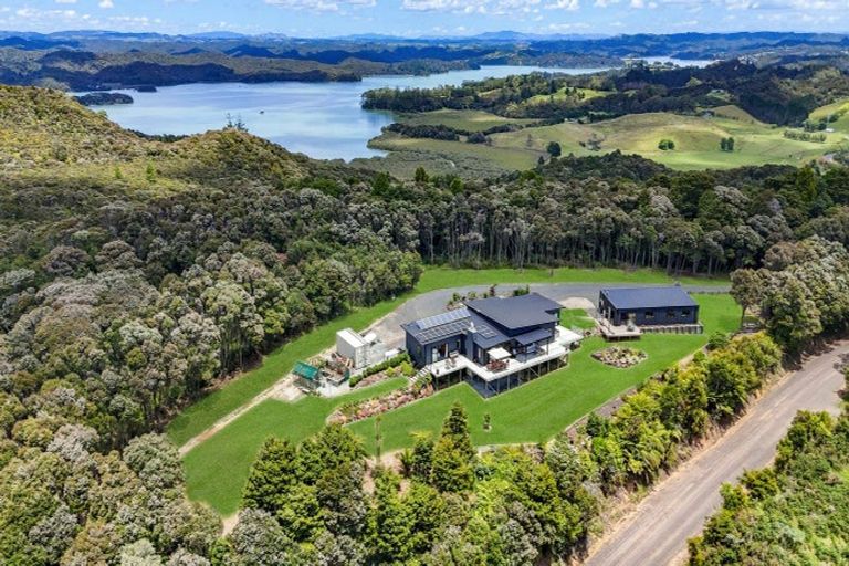 Photo of property in 255 Paroa Bay Road, Russell, 0272