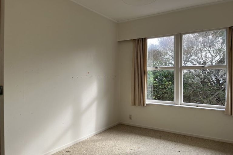 Photo of property in 6 Raines Avenue, Forrest Hill, Auckland, 0620