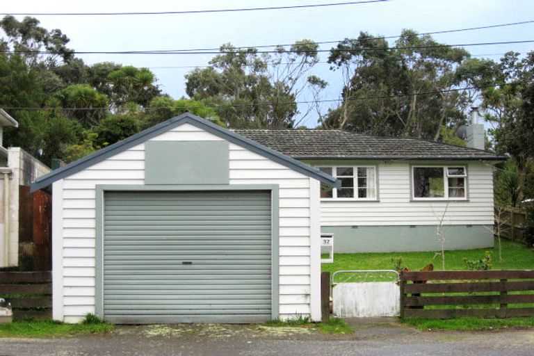 Photo of property in 37 Rosehaugh Avenue, Karori, Wellington, 6012