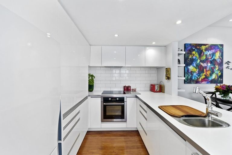 Photo of property in 86 Elizabeth Street, Mount Victoria, Wellington, 6011