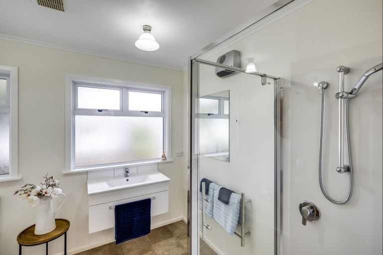 Photo of property in 18 The Esplanade, Westshore, Napier, 4110