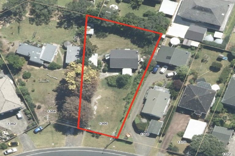 Photo of property in 1366 Whangaparaoa Road, Army Bay, Whangaparaoa, 0930