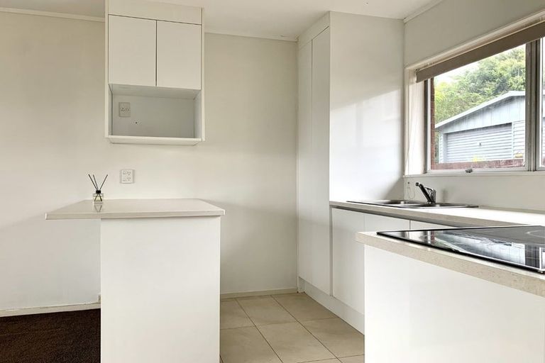 Photo of property in 2/58 Glengarry Road, Glen Eden, Auckland, 0602