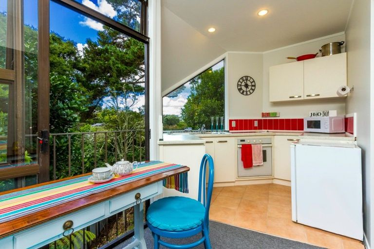Photo of property in 14/18 Parr Terrace, Castor Bay, Auckland, 0620