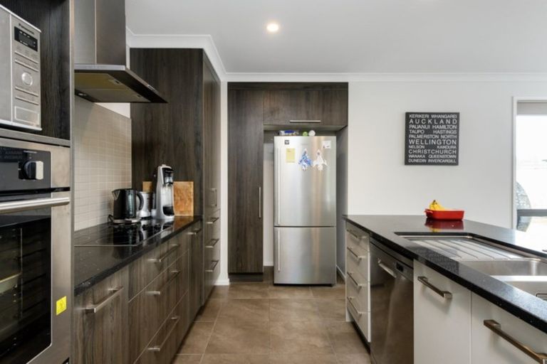 Photo of property in 4 Okataina Street, Pyes Pa, Tauranga, 3112