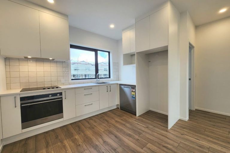 Photo of property in 7/28 Westgate Drive, Westgate, Auckland, 0614