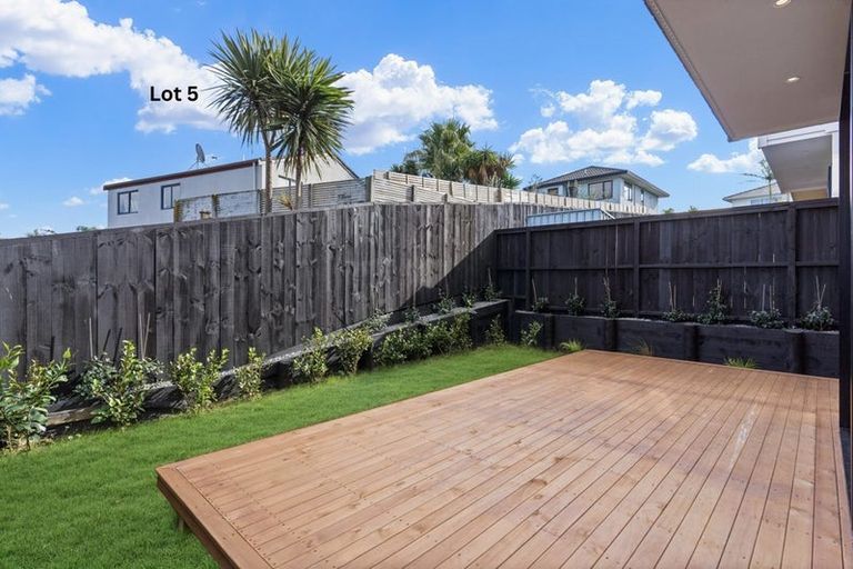 Photo of property in 13/90 Picasso Drive, West Harbour, Auckland, 0618