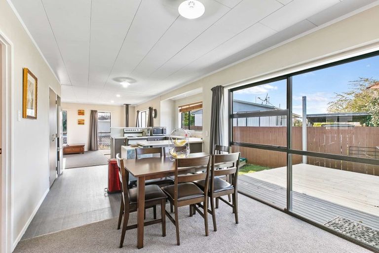 Photo of property in 5 Sequoia Place, Pukete, Hamilton, 3200